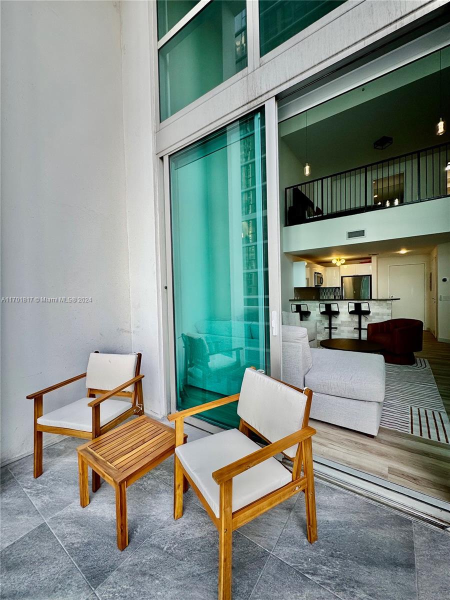 300 S Biscayne Blvd #L-1210, Miami FL 33131