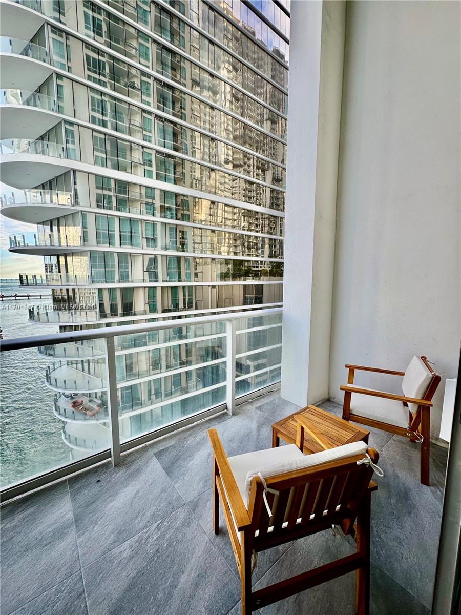 300 S Biscayne Blvd #L-1210, Miami FL 33131