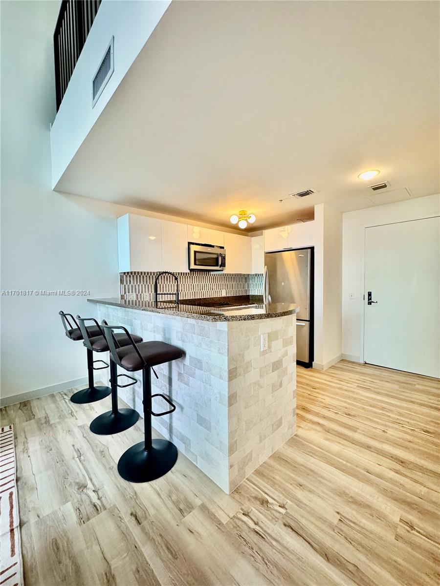 300 S Biscayne Blvd #L-1210, Miami FL 33131