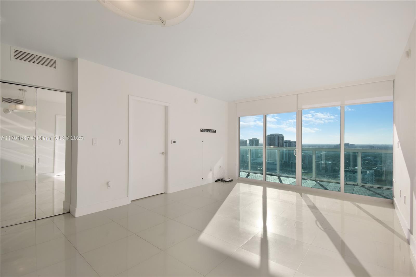 Enjoy breathtaking city-facing sunset views from the 35th floor of the 1800 Club Condominium in front of Margaret Pace Park. This 1,144 SF 2 bedroom/2-bathroom unit features in unit washer/dryer, open kitchen, panel windows with blackout shades (and blackout/filtered light in the living room), white ceramic flooring, stainless steel appliances, a large balcony and 1 assigned parking space. 
Low HOA at $0.76 cents per SF! No Special Assessments, building has reserves.

Building amenities are all working and include a gym, sauna, steam room, hot tub, pool, business center, game room, valet parking, package receiving area, bicycle storage area, concierge, and tastefully decorated common areas. 

Minutes away from Wynwood, Miami Beach, Design District, Cruise Port, and main highways.