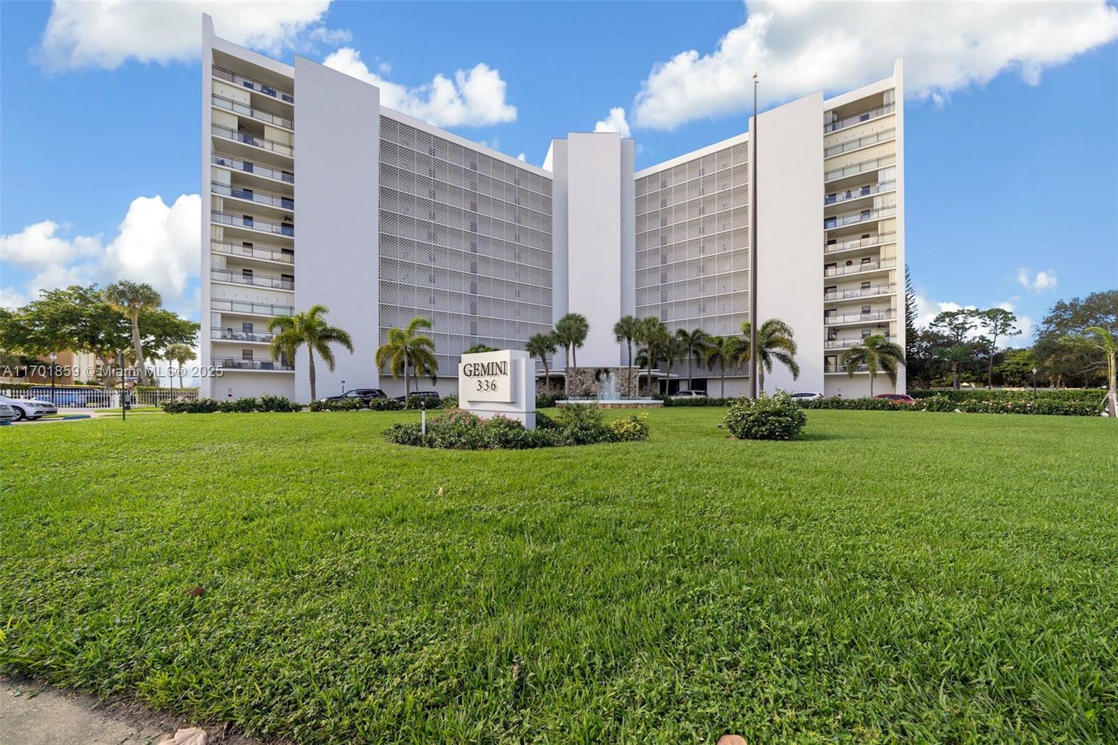 336 Golfview Rd #308, North Palm Beach, Florida image 1