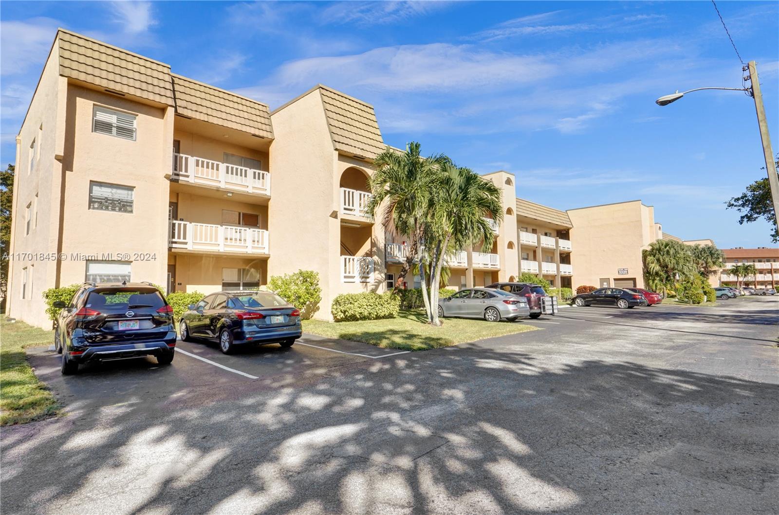 9330 Sunrise Lakes Blvd #109, Sunrise, Florida image 37