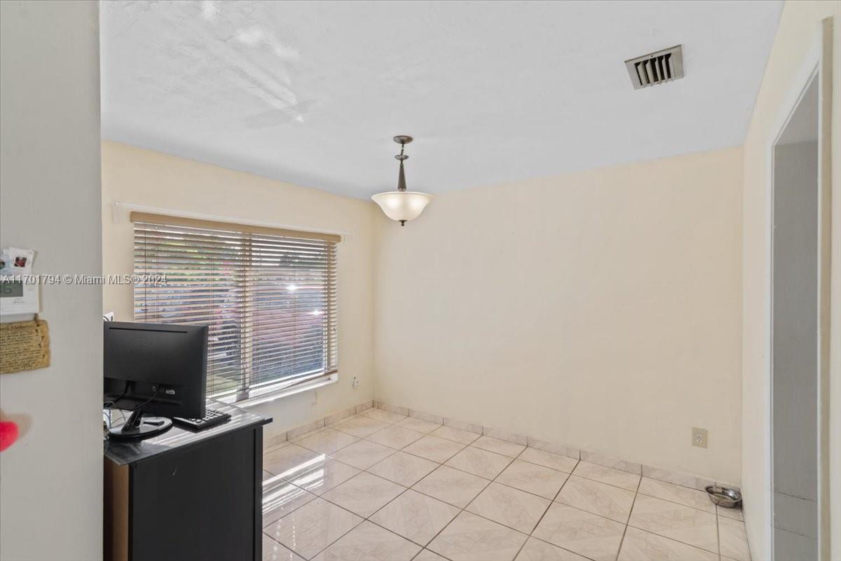 12545 SW 32nd Ter, Miami, Florida image 8