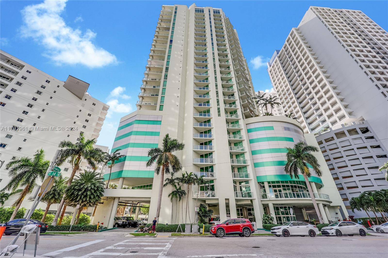 218 SE 14th St #1906, Miami FL 33131