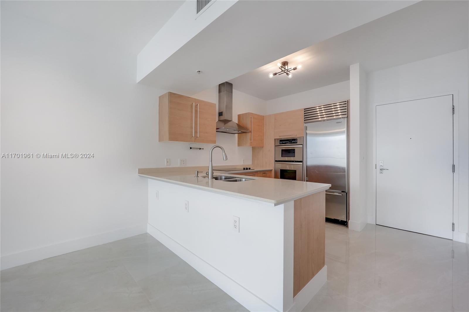 218 SE 14th St #1906, Miami FL 33131