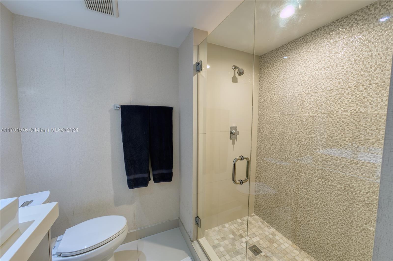 20281 E Country Club Dr #402, Aventura, Florida image 21