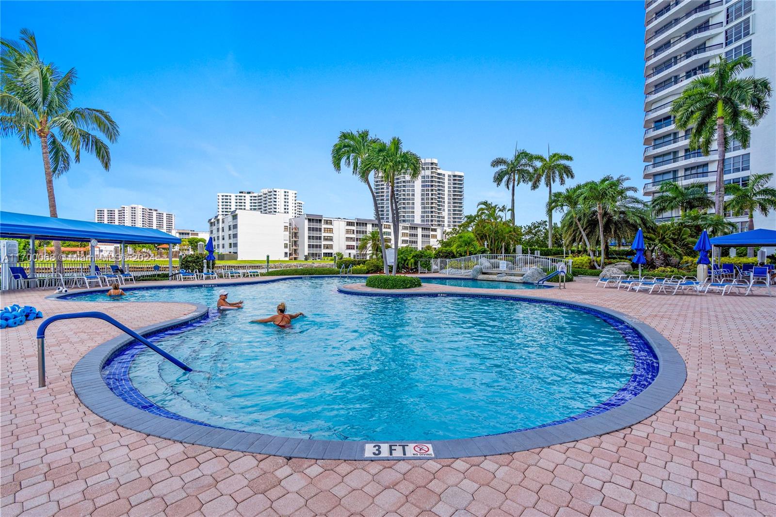 3530 Mystic Pointe Dr #1408, Aventura, Florida image 37