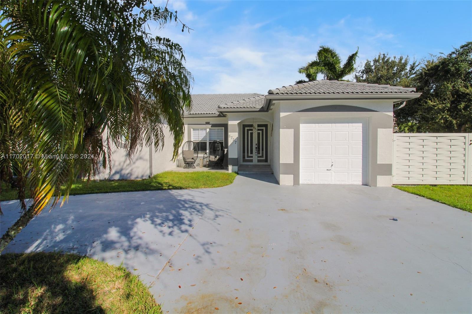 8727 NW 168th Ln, Miami Lakes, Florida image 3