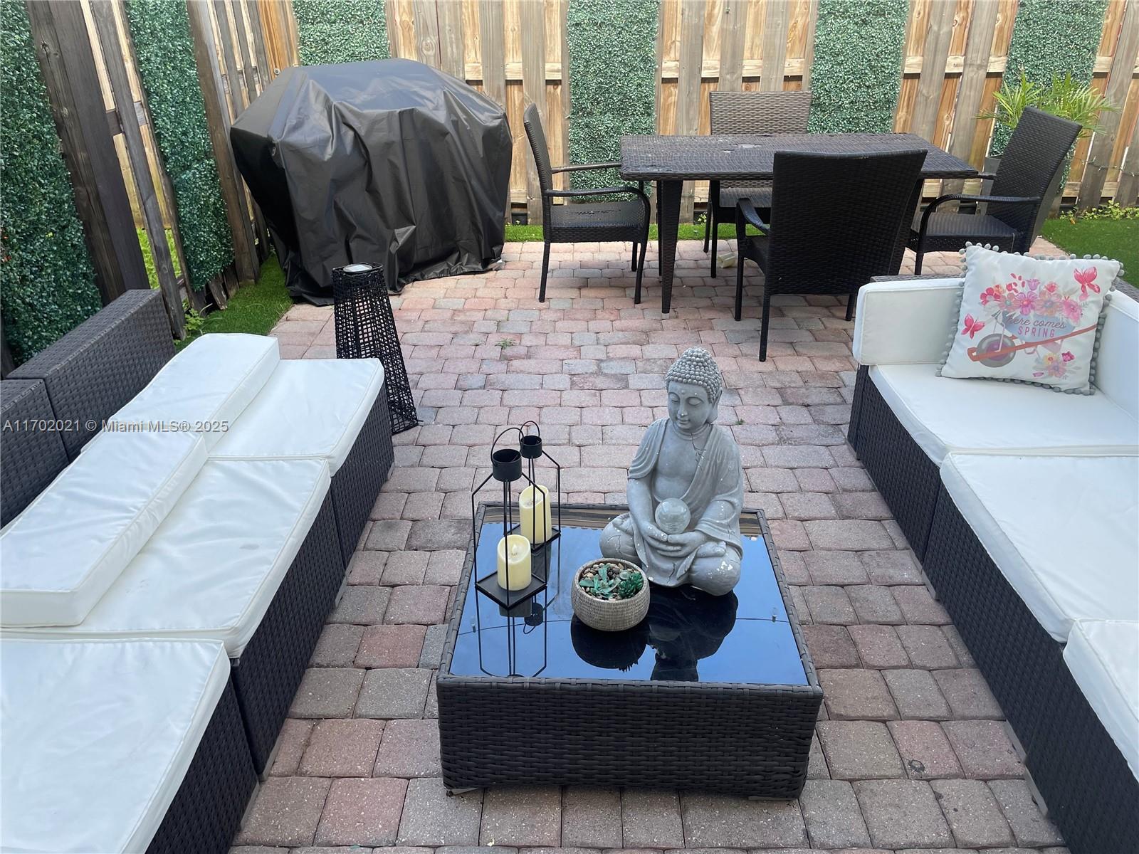 Listing Photo 10