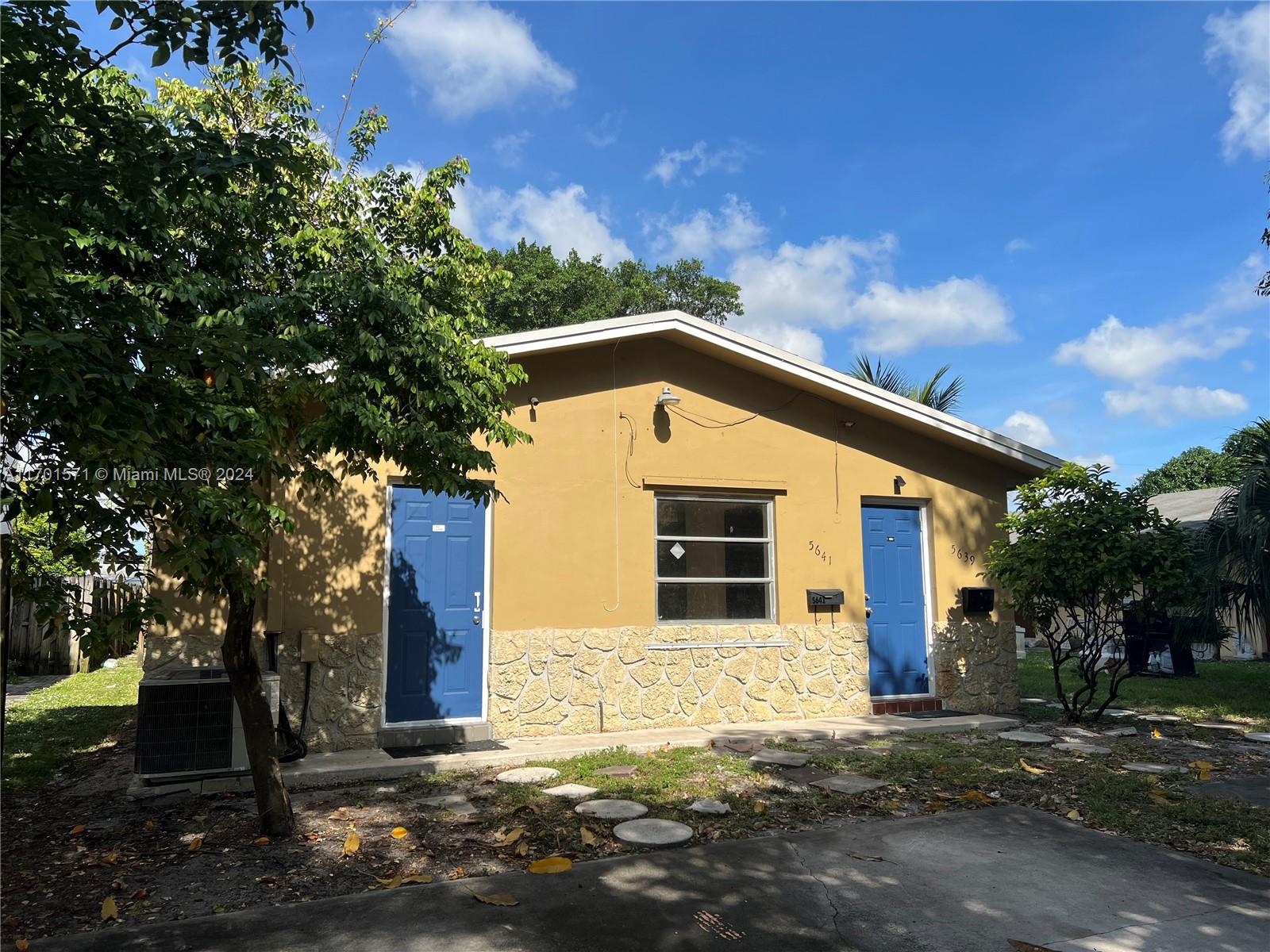 5639-5641 Lincoln St, Hollywood, Florida image 2