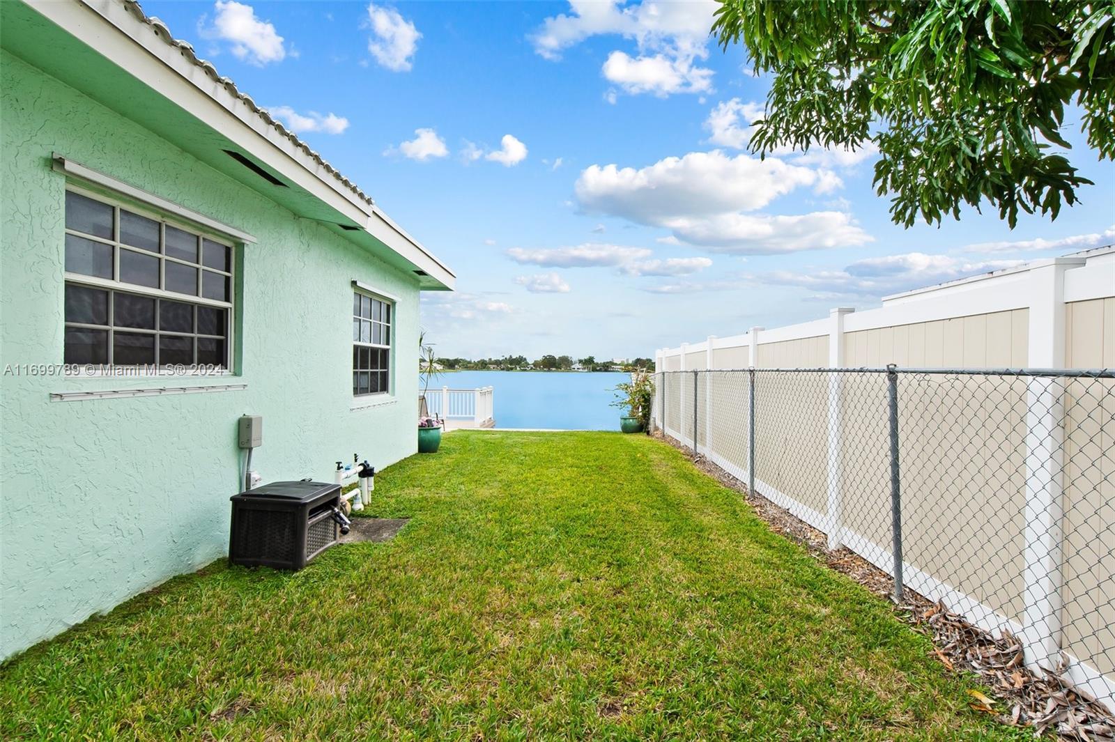 1733 NW 39th St, Oakland Park, Florida image 35