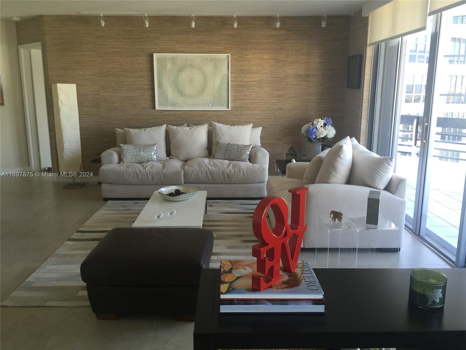 Apartamento à Venda em Aventura, FL