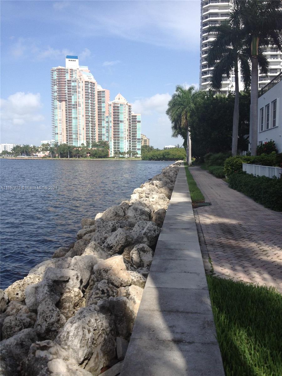 Residential, Aventura, Florida image 21