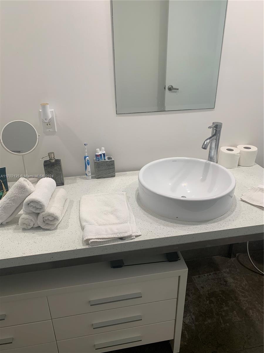 495 Brickell Ave #1709, Miami FL 33131