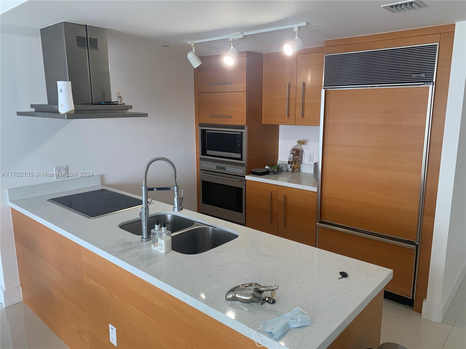 495 Brickell Ave #1709, Miami FL 33131