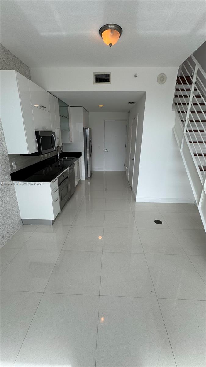 60 SW 13th St #3015, Miami FL 33130
