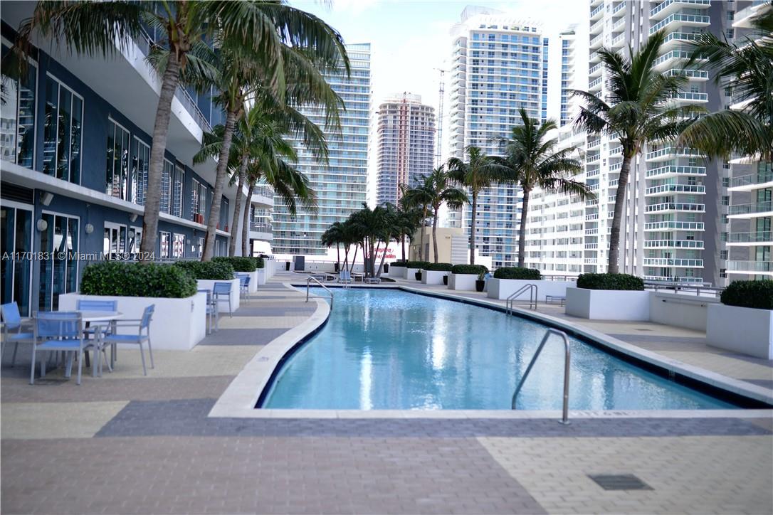 60 SW 13th St #3015, Miami FL 33130