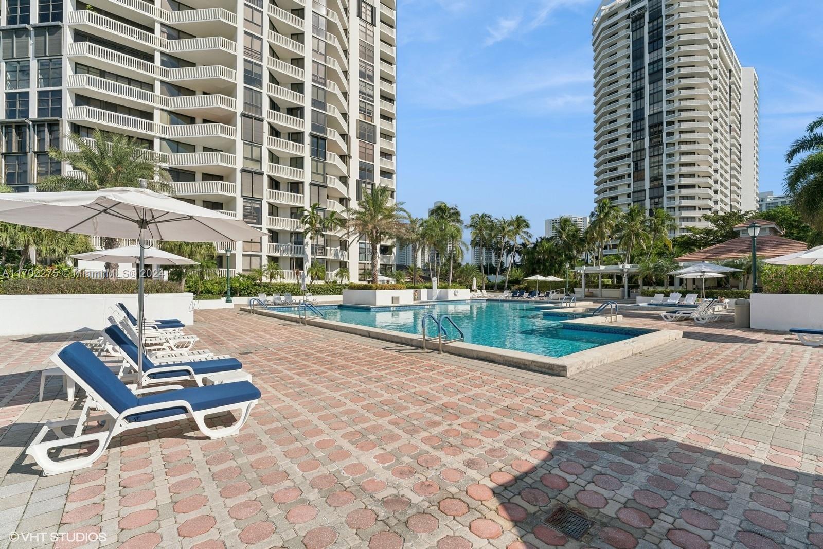 1000 W Island Blvd #2911, Aventura, Florida image 31