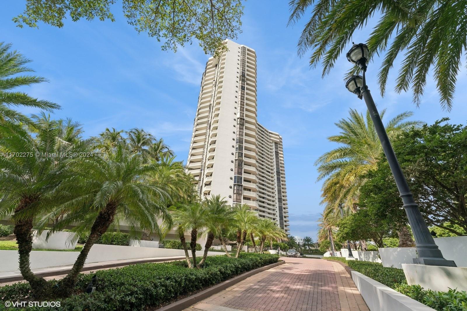 1000 W Island Blvd #2911, Aventura, Florida image 8