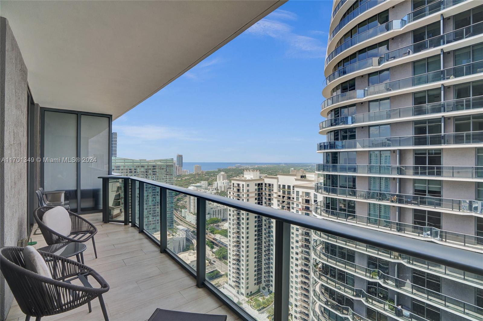 45 SW 9th St #3807, Miami FL 33130