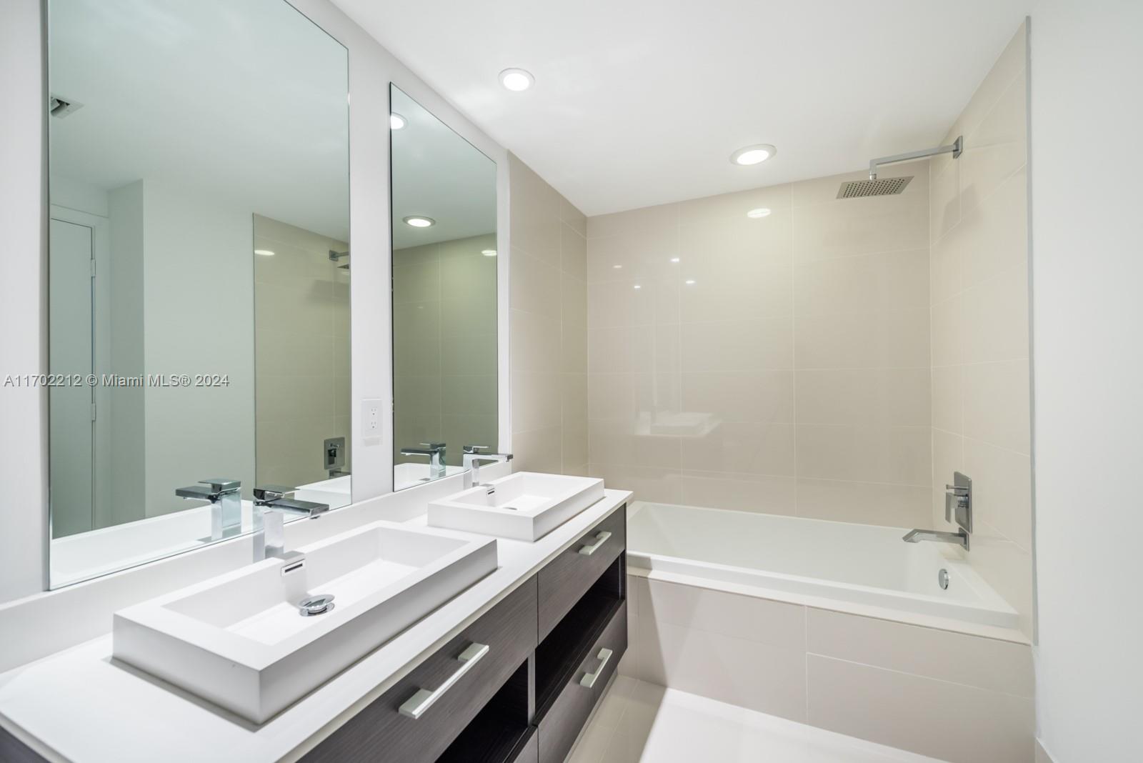 45 SW 9th St #2705, Miami FL 33130