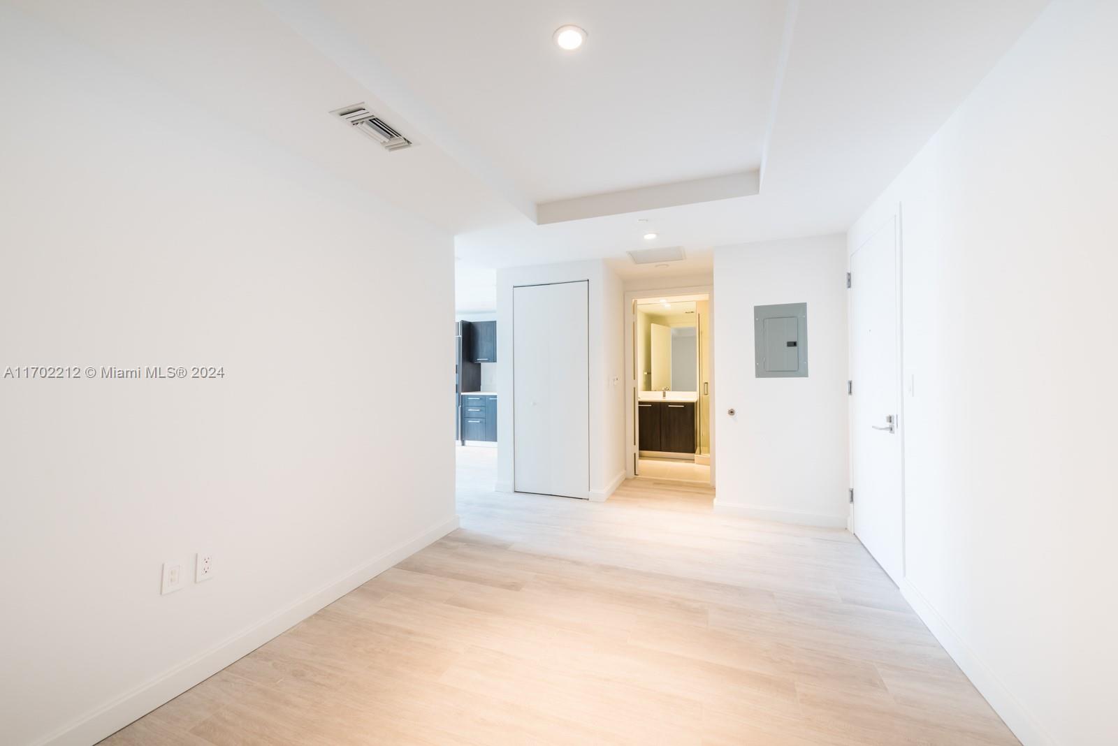 45 SW 9th St #2705, Miami FL 33130
