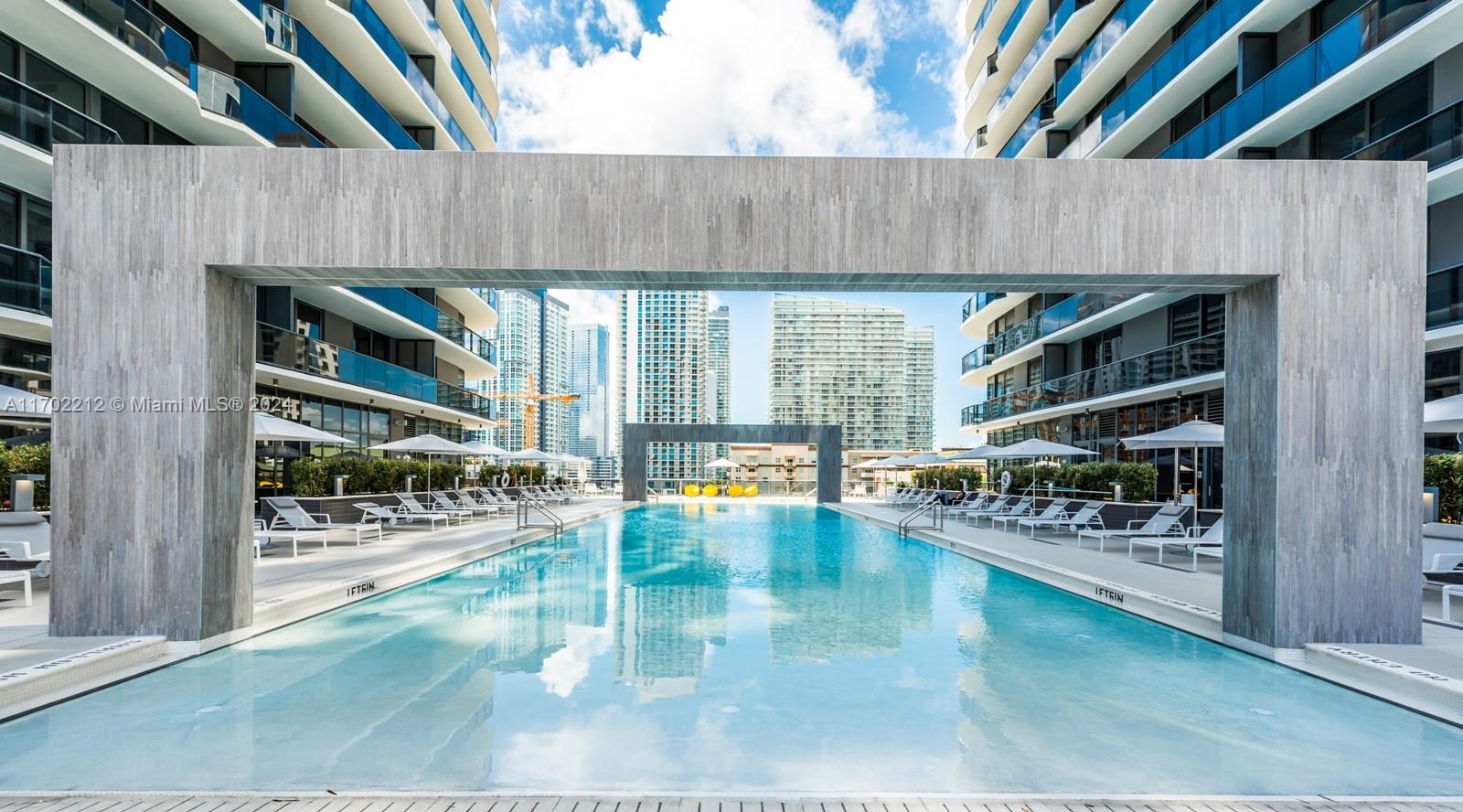 45 SW 9th St #2705, Miami FL 33130