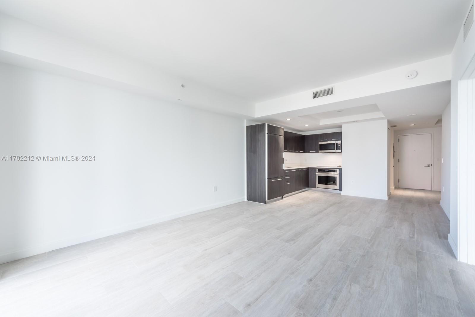 45 SW 9th St #2705, Miami FL 33130