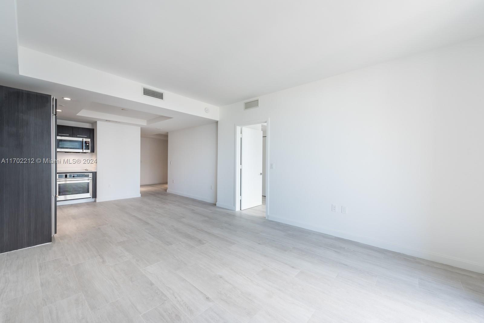 45 SW 9th St #2705, Miami FL 33130