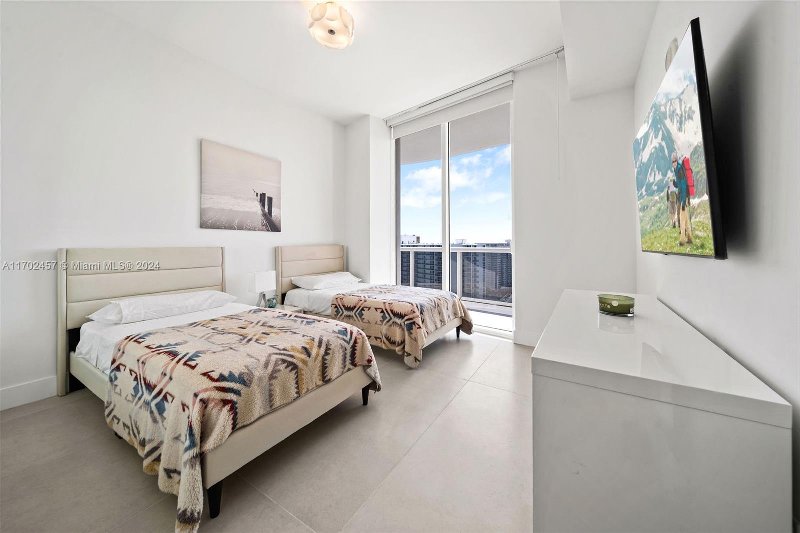15811 Collins Ave #1805, Sunny Isles Beach FL 33160