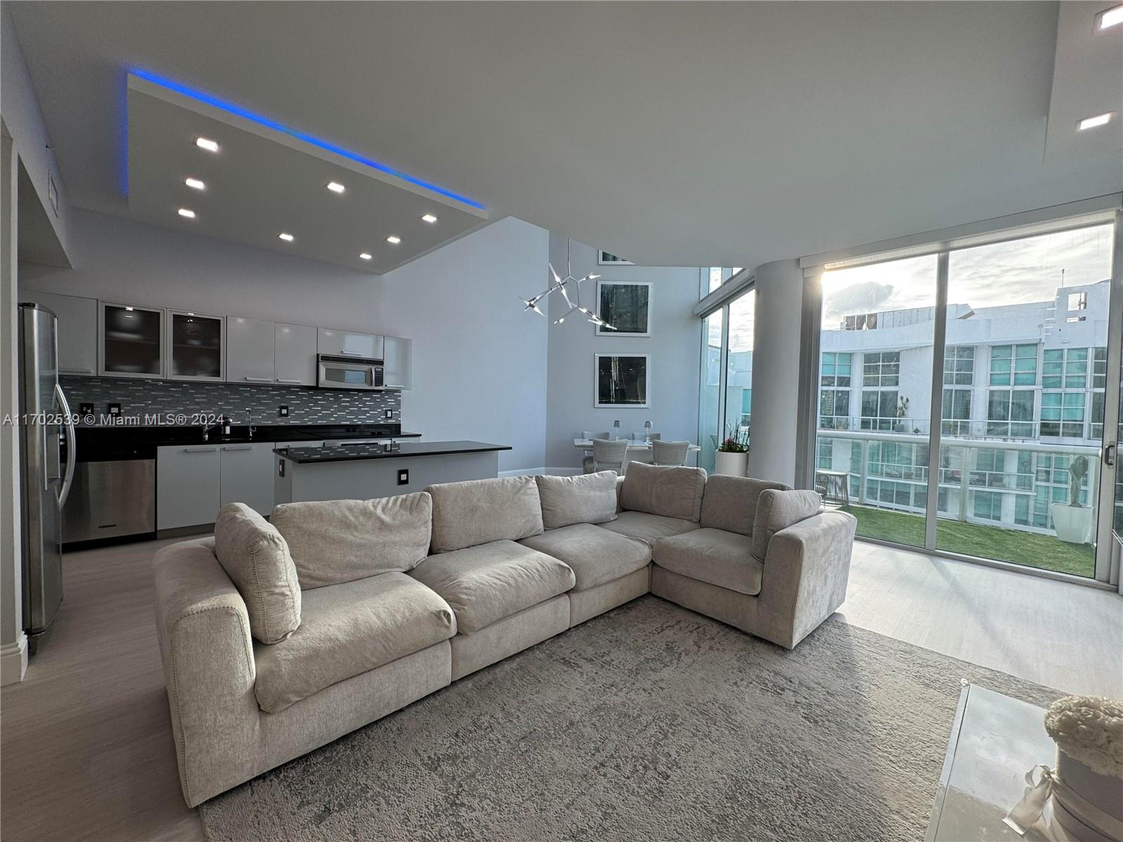 3131 NE 188th St #21207, Aventura FL 33180