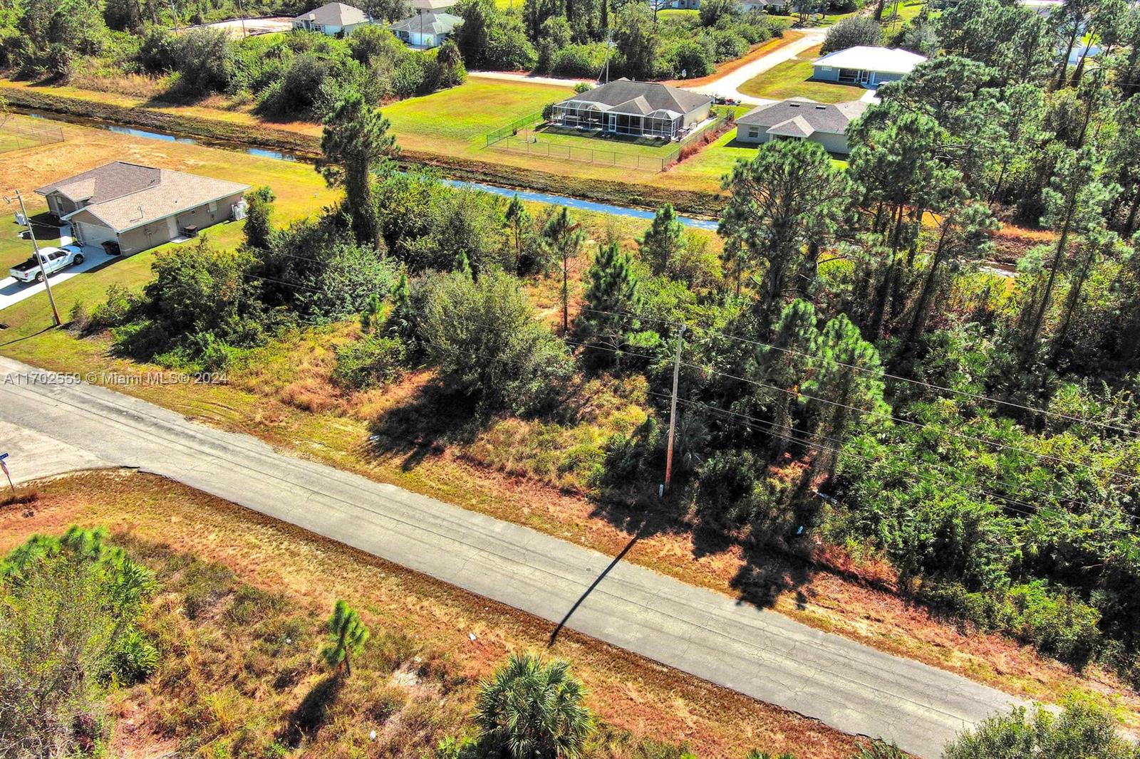 844 Carbon St E, Lehigh Acres, Florida image 9