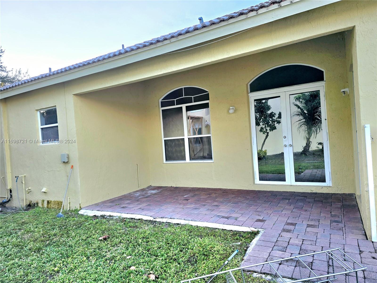 3443 W 100th Ter, Hialeah, Florida image 31