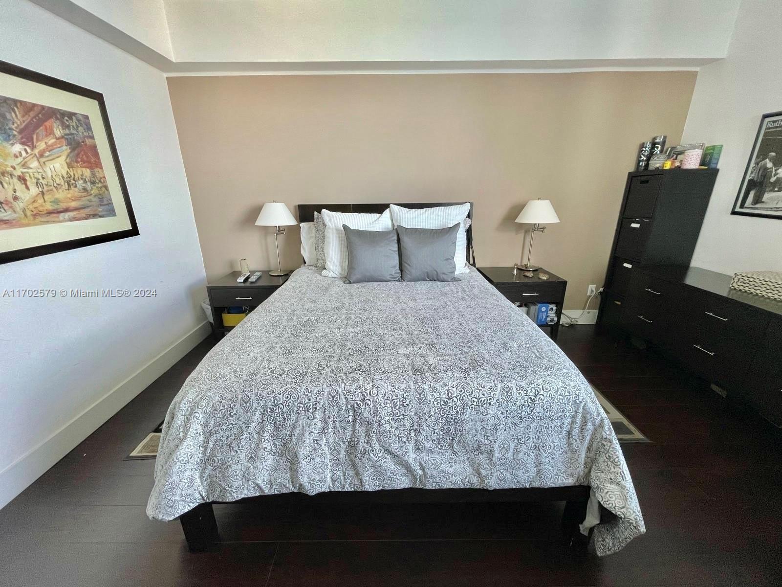 325 S Biscayne Blvd #4322, Miami FL 33131