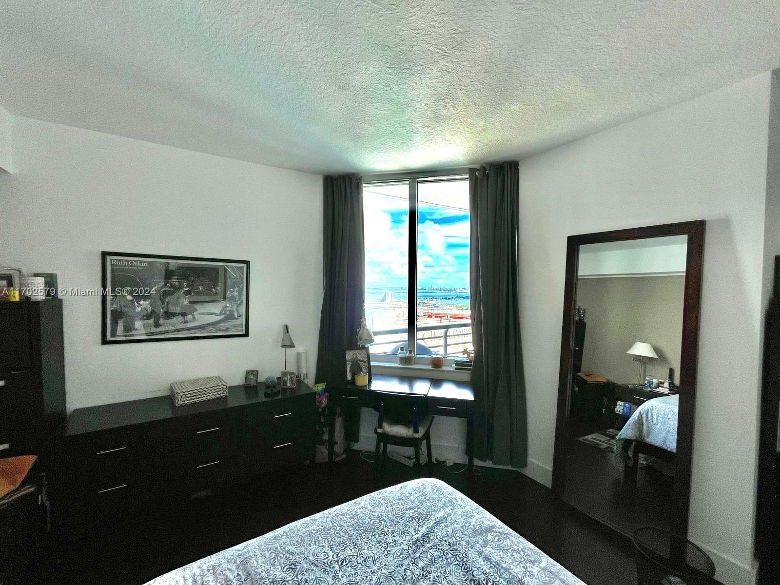 325 S Biscayne Blvd #4322, Miami FL 33131