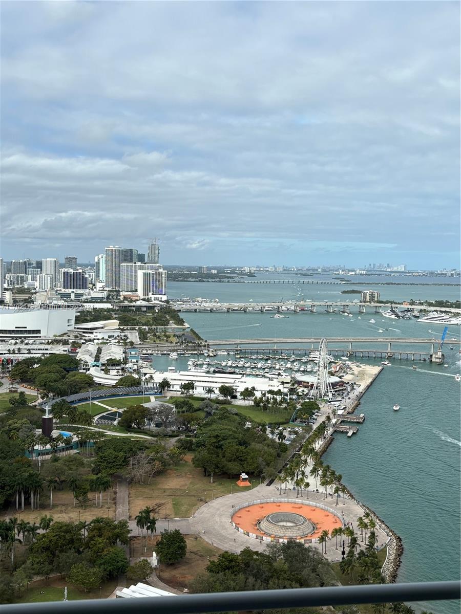 325 S Biscayne Blvd #4322, Miami FL 33131