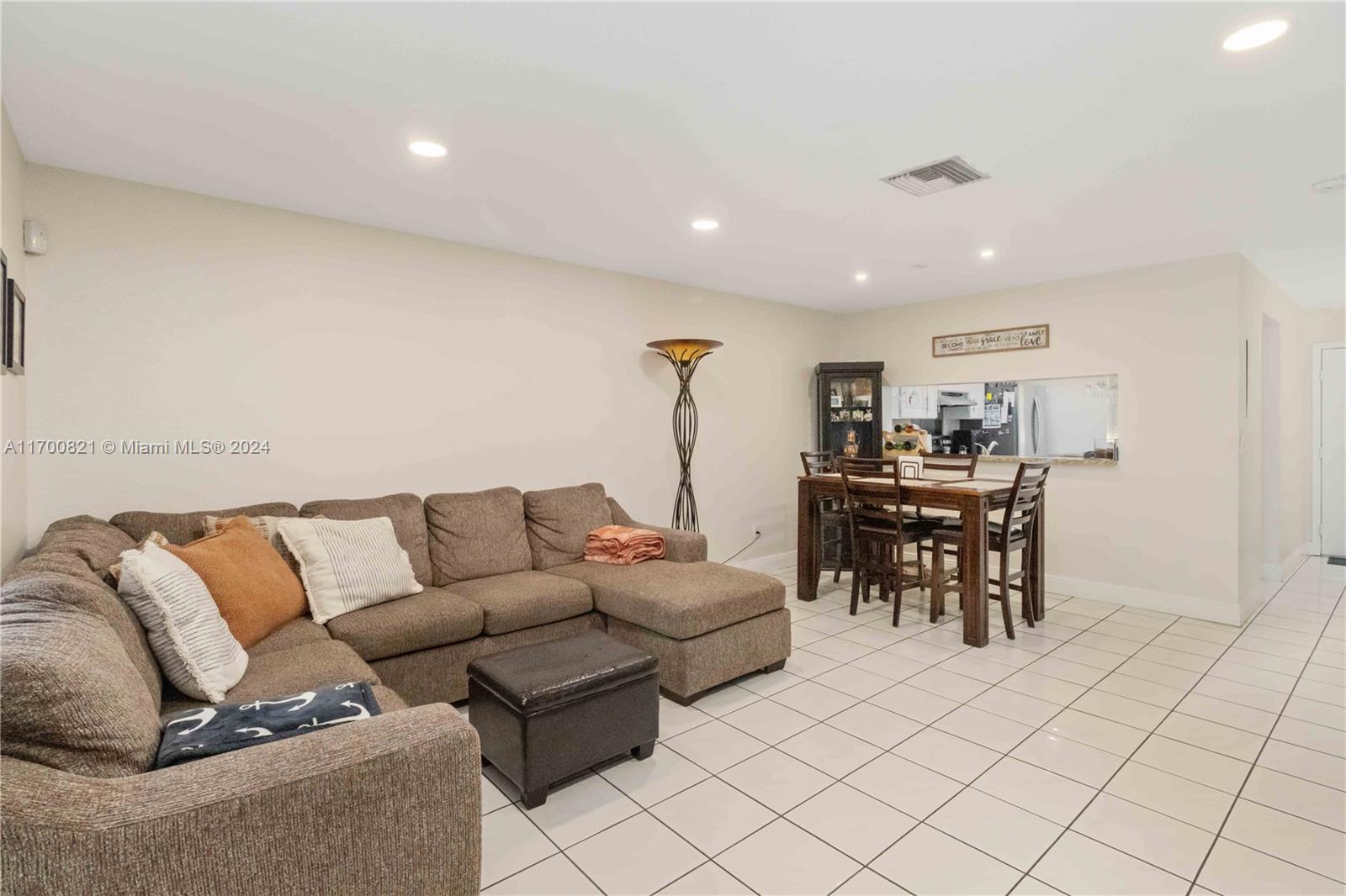 11767 NW 11th St, Pembroke Pines, Florida image 11