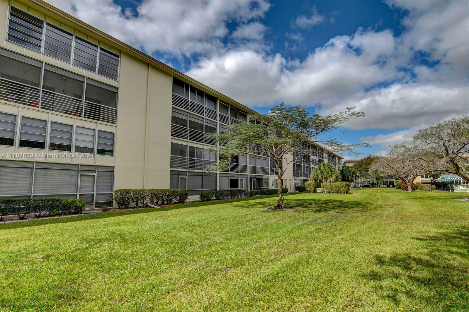 2405 Antigua Circle #L4, Coconut Creek, Florida image 15