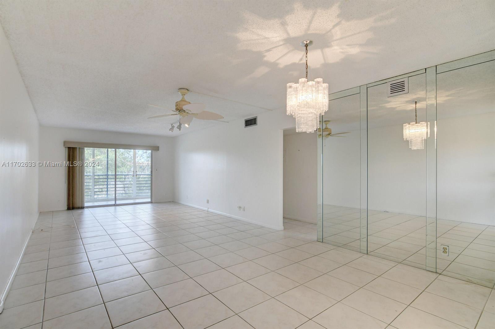 2405 Antigua Circle #L4, Coconut Creek, Florida image 3