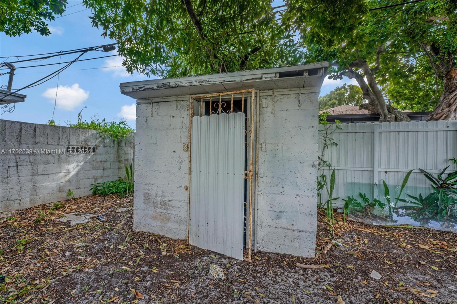 728 NW 47th Ter, Miami, Florida image 8