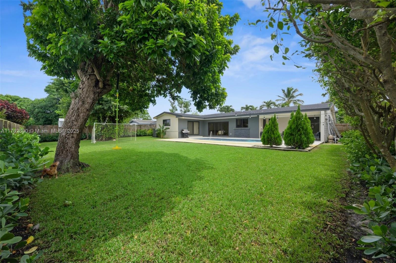 1951 NE 187th Dr, North Miami Beach, Florida image 17