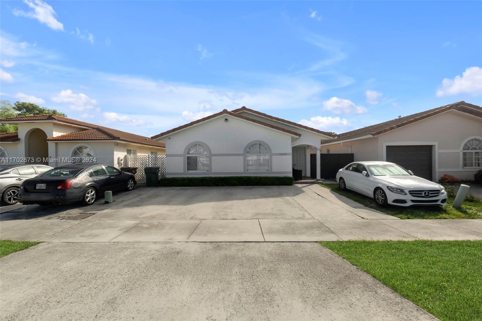 7685 W 30th Ln, Hialeah, Florida image 3