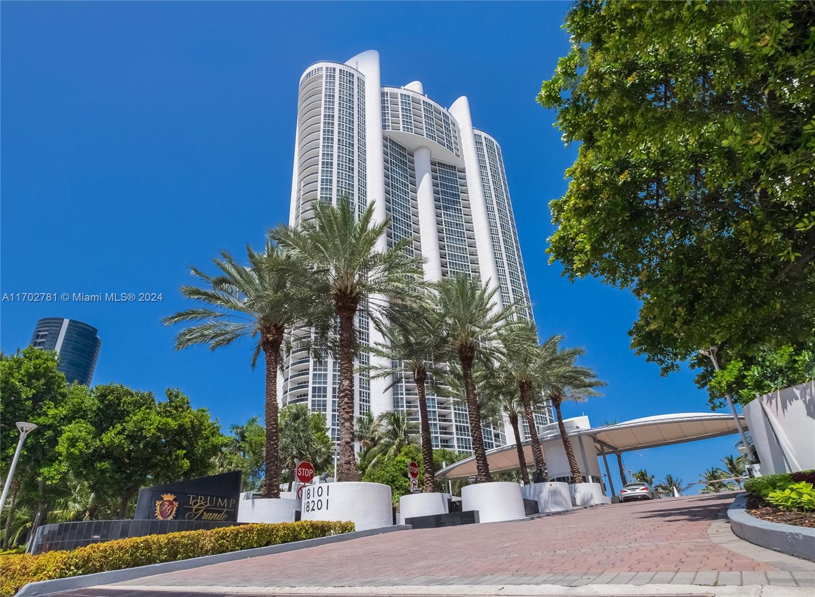 18201 Collins Ave #3909, Sunny Isles Beach, Florida image 2