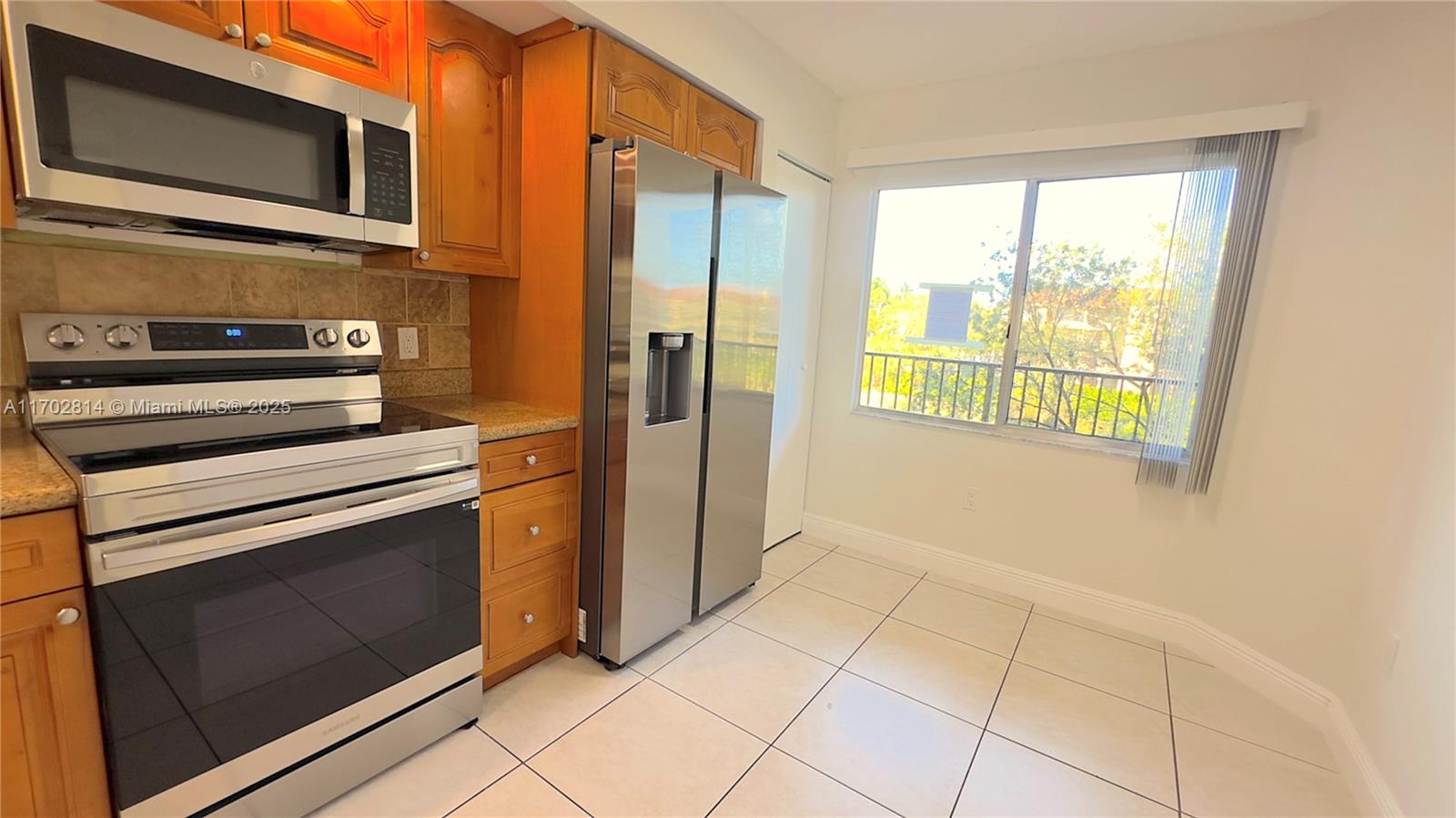 12550 SW 15th St #312E, Pembroke Pines, Florida image 3