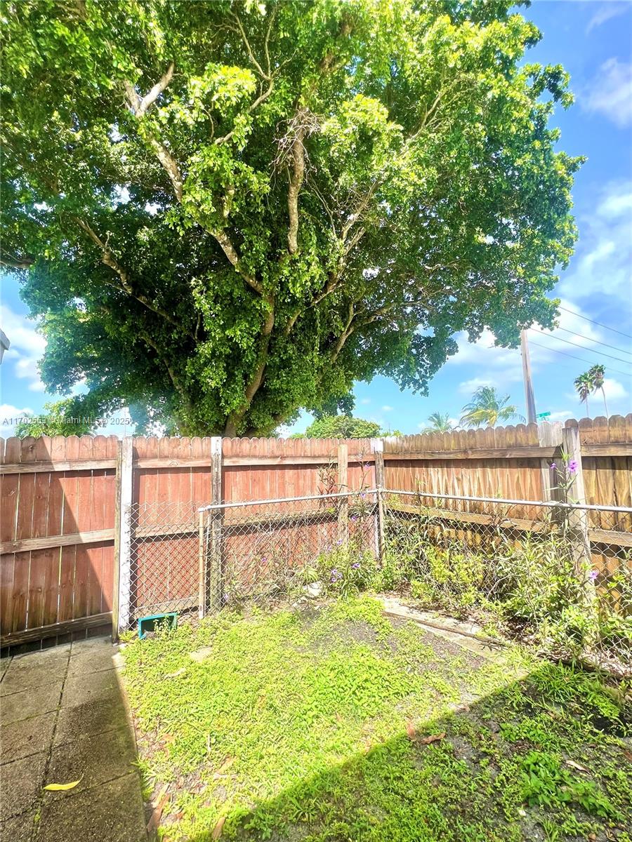1131 NW 85th Way, Pembroke Pines, Florida image 32