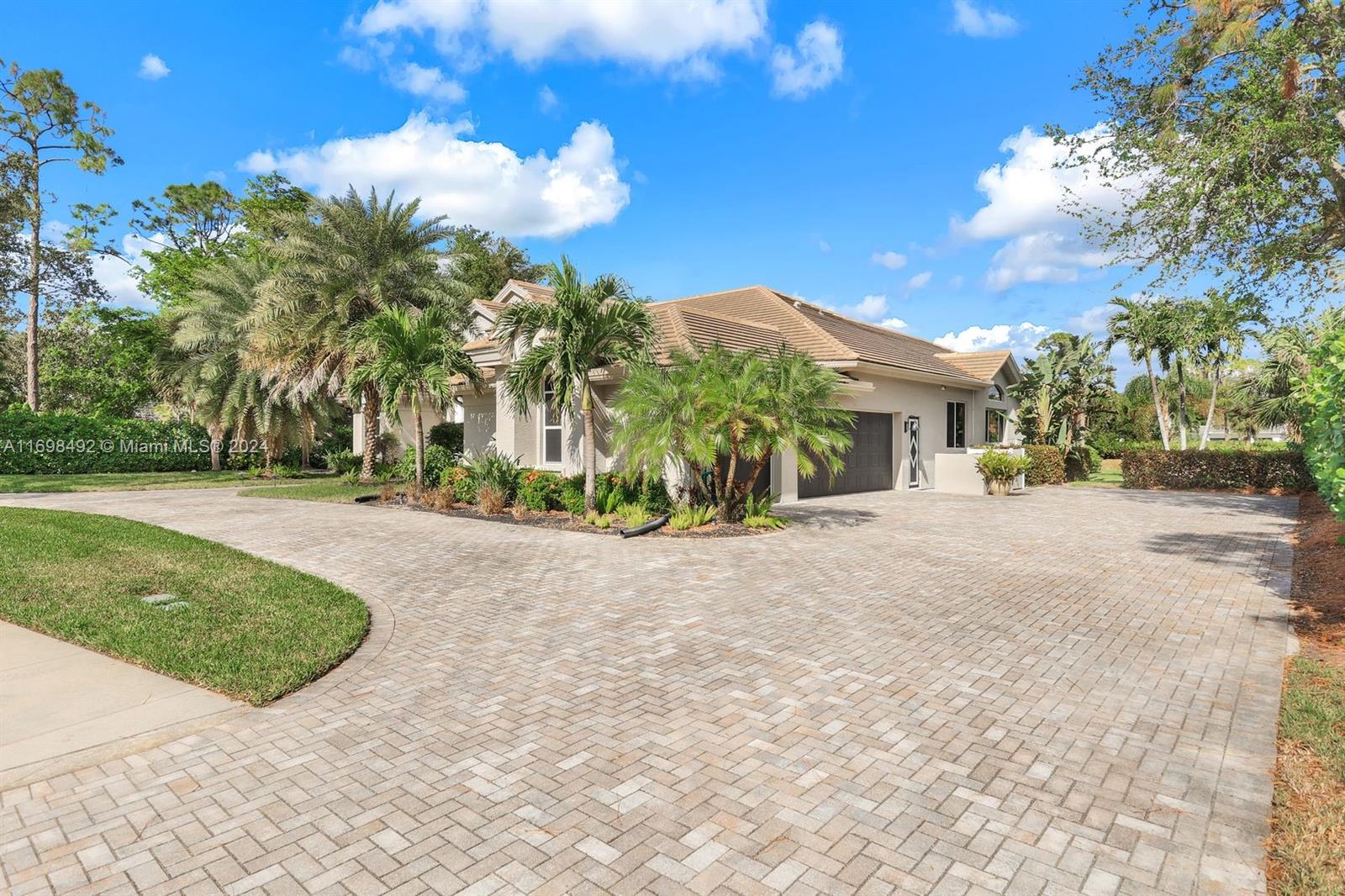 24521 Woodsage Dr, Bonita Springs, Florida image 4