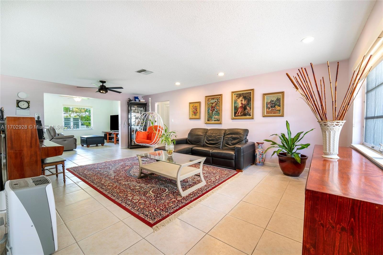 1441 W Campanelli Dr, Plantation, Florida image 2