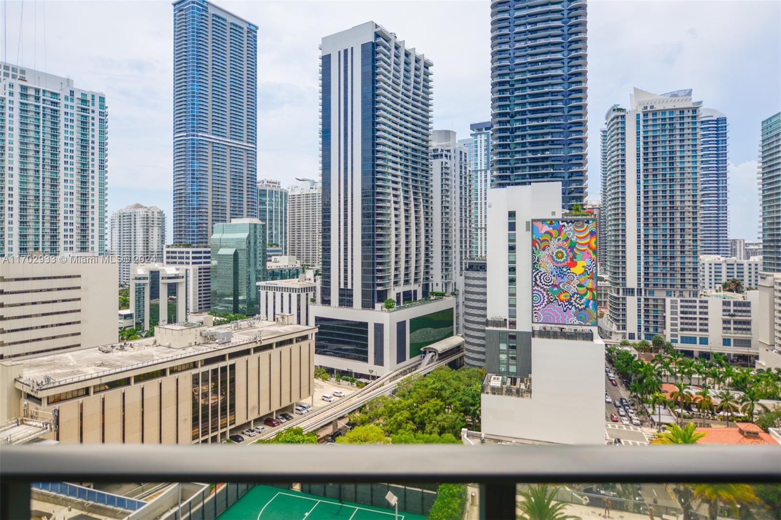 Condo for Sale in Miami, FL