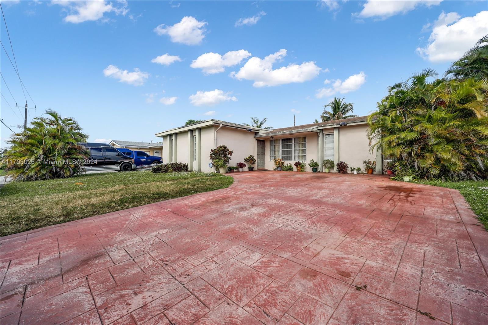 8401 NW 27th Pl, Sunrise, Florida image 1