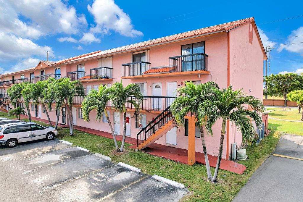 2178 W 60th St #18114, Hialeah, Florida image 2